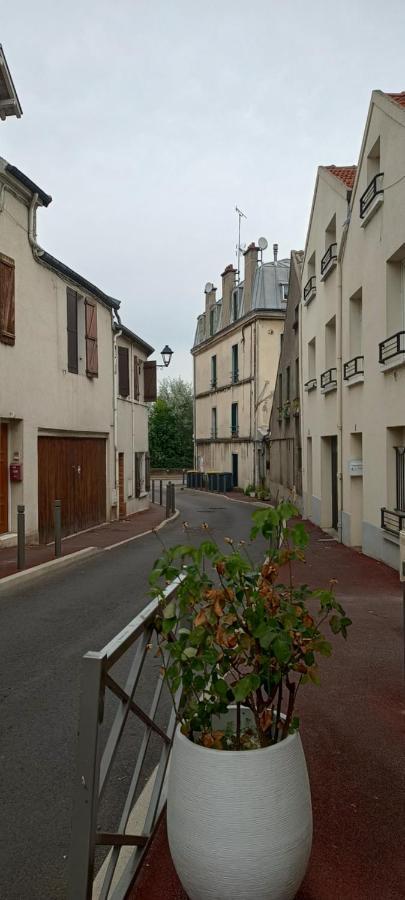 Studio Meuble A Bougival Zewnętrze zdjęcie